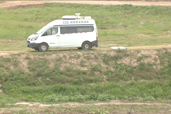 普奇巡堤查險車